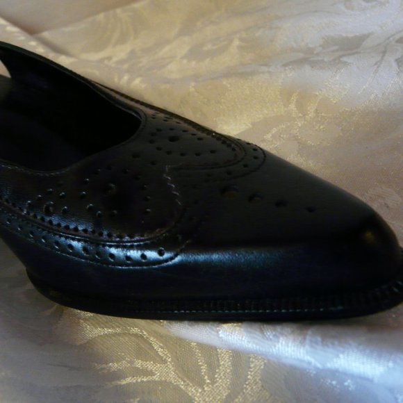 Franco Sarto Black and Wine Leather Kitten heel Pumps - Picture 7 of 16